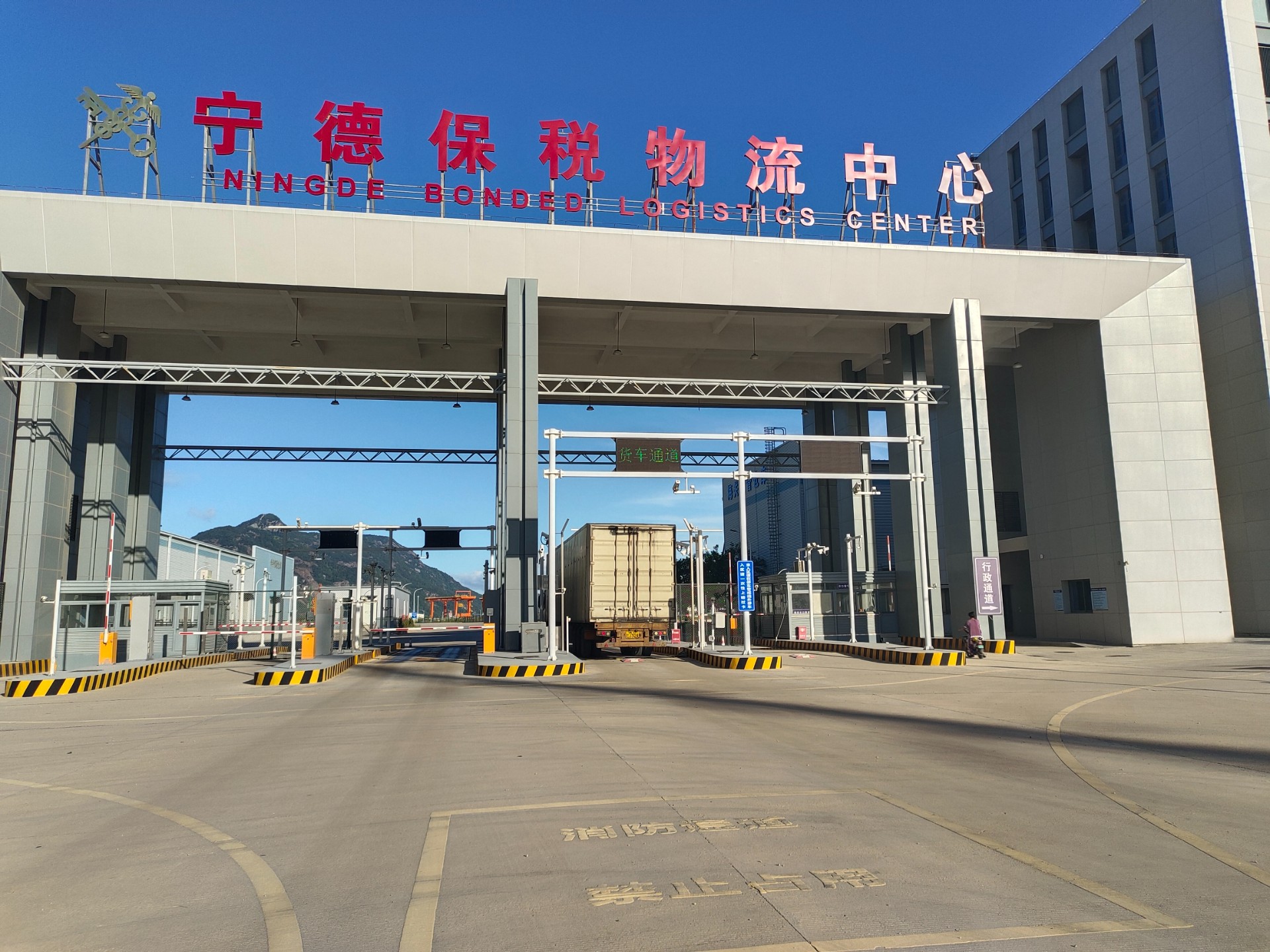 1759972185297227.jpg 1.jpg